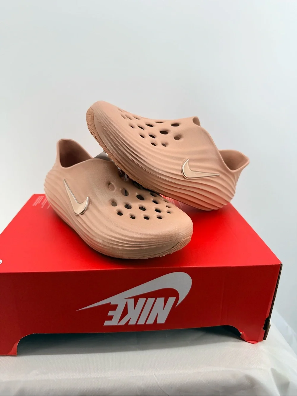 Nike ReactX Rejuven 8 size 7Y